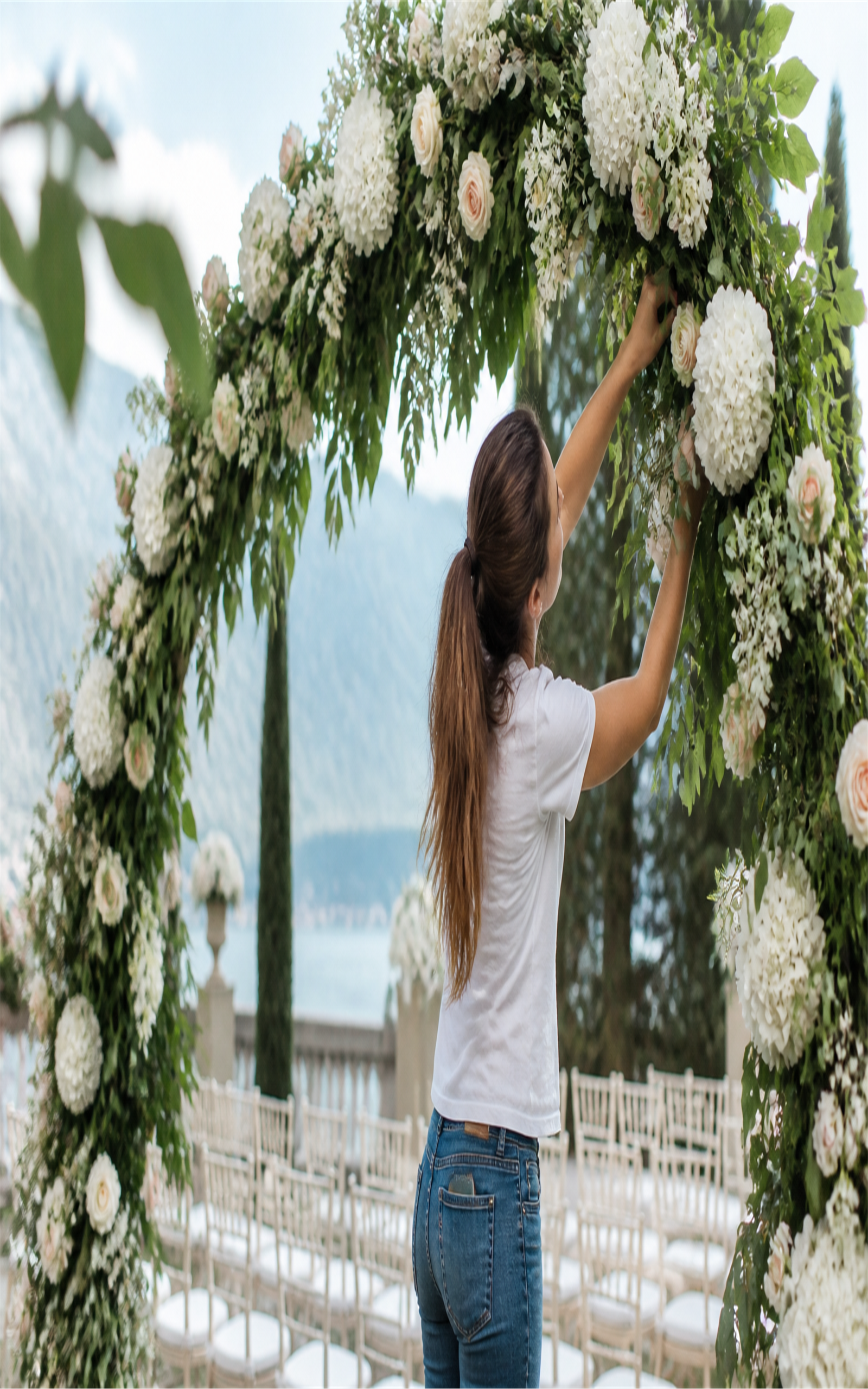 How to Start a Wedding Decorating Business cover